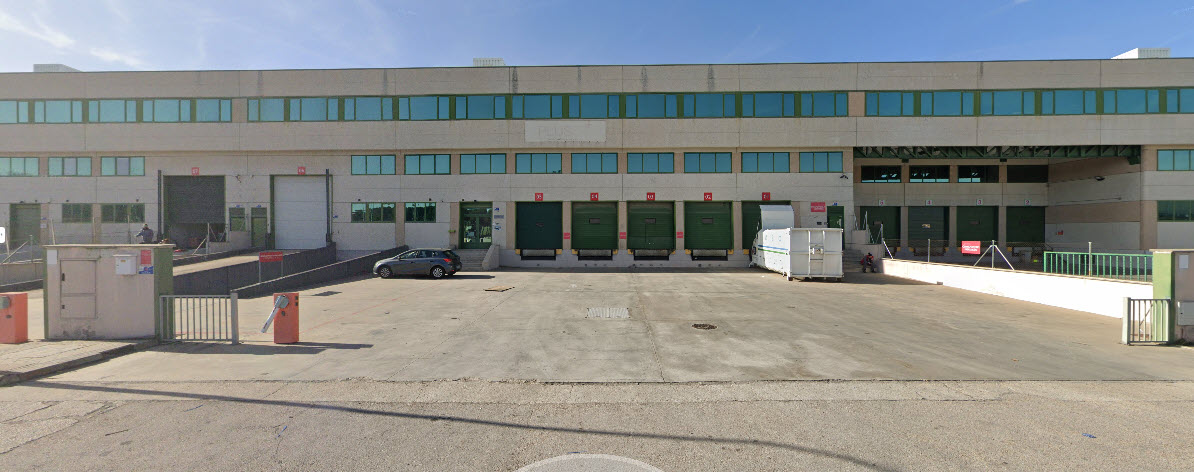 Instalaciones seguras de gestión de trasteros en Pinto, con sistemas de videovigilancia y acceso controlado para el almacenamiento de pertenencias
